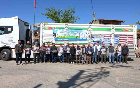 Aydın Büyükşehir'den Germencik'te küçük üreticilere yem desteği