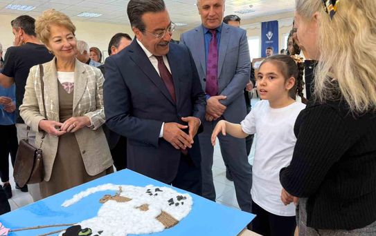 Burhaniye'de özel öğrencilerin düzenlediği bilim fuarı ilgi gördü