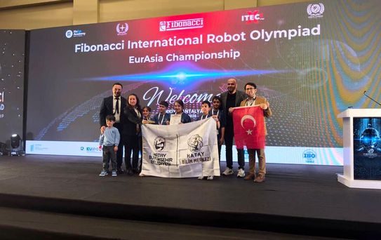 Hataylı öğrenciler uluslararası robot olimpiyatlarında büyük başarı elde etti