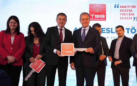 Mezitli Belediyesine ekskavatör desteği