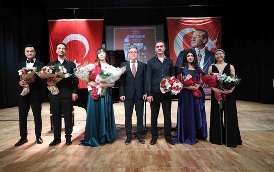 Türk Devletleri Piyanistleri Konseri'nde piyano resitali