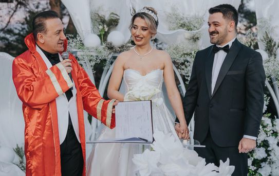 Çağrı Bozkurt-Ayça Sena Akın masalsı bir düğünle hayatlarını birleştirdi