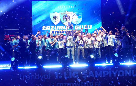 Erzurumspor FK şampiyonluk kupasını aldı