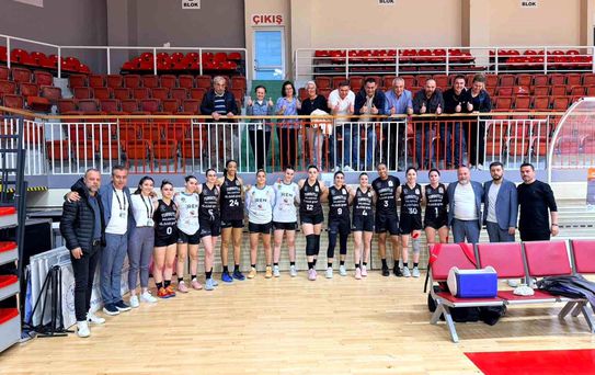 Manisa'nın potadaki tek kadın takımı yarı finalde