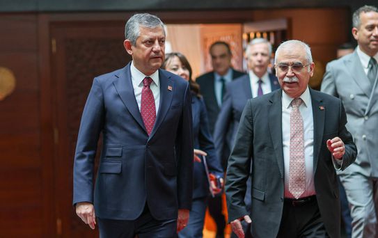 Özgür Özel: Erdoğan kendisine yapılan muameleyi İmamoğlu'na yapsın