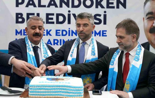 Palandöken Belediyesi'nden kariyer fuarında şampiyonluk coşkusu