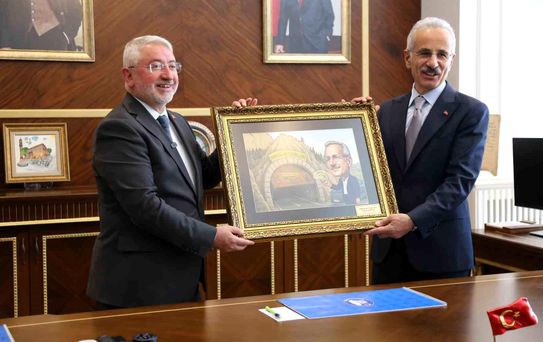 Bakan Uraloğlu, Çorum'da ziyaretlerde bulundu