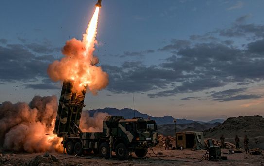 İran'ın başkenti Tahran'da hava savunma sistemleri aktif hale getirildi