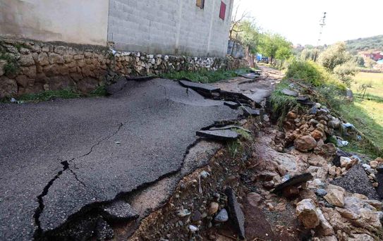 Kozan'da Sel Felaketi: Tarım Arazileri Zarar Gördü