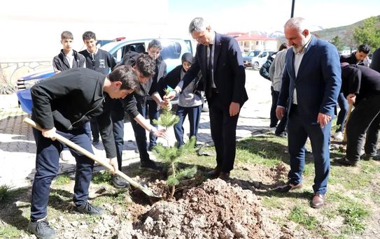 Bayburt'ta Fidan Dikim Etkinliği
