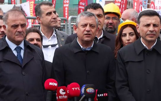 Kadıköy'de 1 Mayıs kutlamalarına katılan Özgür Özel: Seneye Taksim'deyiz