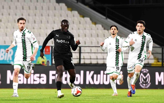 Manisa FK'ya Sakaryaspor 5-0'lık Tarihi Zafer
