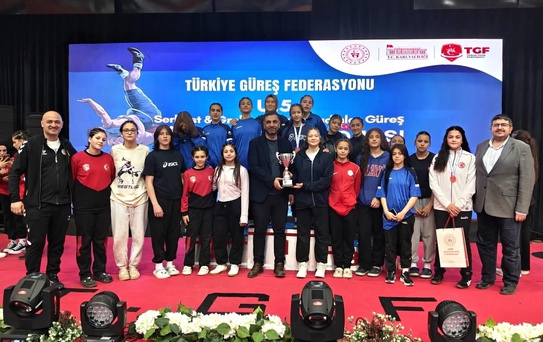 Afyonkarahisar Güreşçileri Kars'ta Şampiyon Oldu