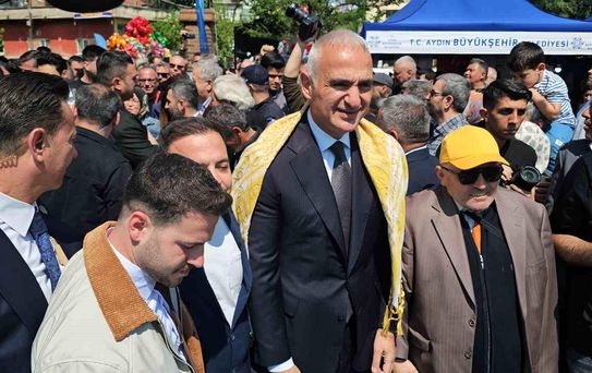 Bakan Ersoy, İsabeyli Festivali’ne katıldı