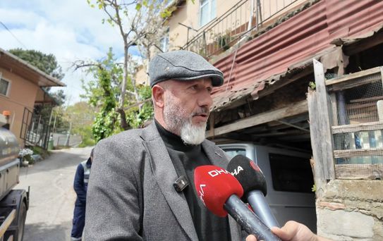 Beykoz'da 4 gündür su kesintisi yaşanan mahallede, bidonlarla kuyruğa girdiler