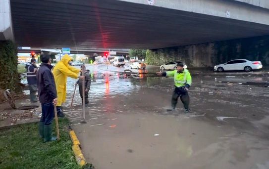Gaziantep'te 'süper hücre' hayatı felç etti