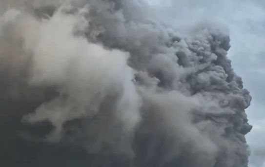Filipinler'deki Mayon Yanardağı'nda patlama! Binlerce kişi tahliye edildi