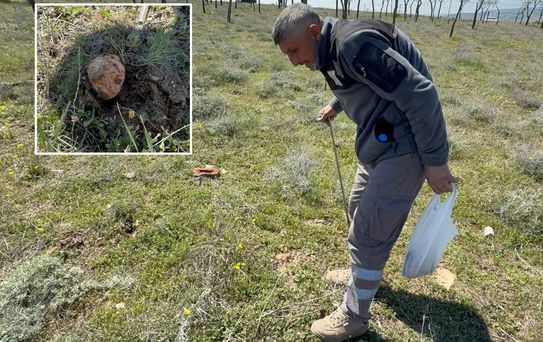 Güneş doğduğu gibi yola çıkıyor, topraktan gözünü ayırmadan arıyorlar