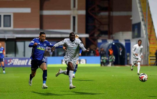 Trendyol Süper Lig: Kasımpaşa: 1 Kocaelispor: 1 (İlk yarı)