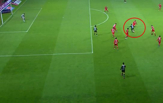 Fener'in eski yıldızından inanılmaz gol