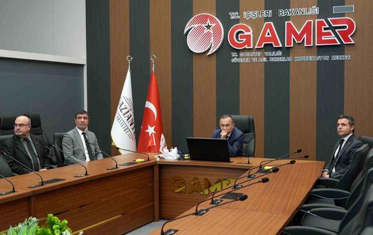 Gaziantep'te Fırtına Nedeniyle Okullara Ara
