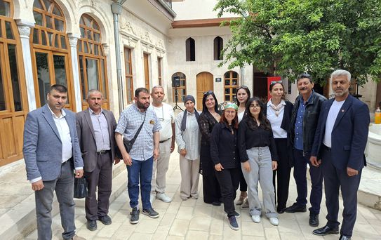 Hatay şiir ve türkülerle yeniden ayağa kalkıyor