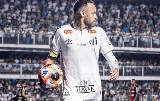 Neymar, Robinho'nun oğlu olan takım arkadaşına tokat attı