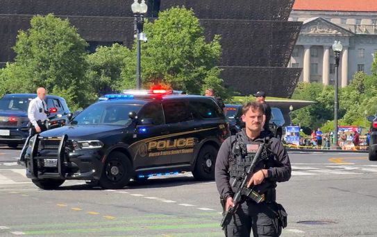 Beyaz Saray'da hareketli saatler! Silahlı şüpheli polis tarafından vuruldu
