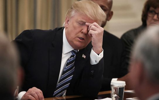 Trump'a anket şoku! Popülaritesi tarihindeki en dip seviyeye indi