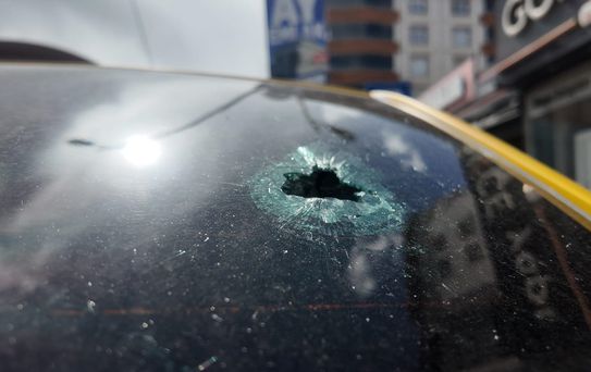 Adliyeye boşanma başvurusu yapmaya gelen eniştesini vurdu
