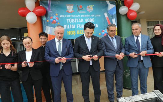 Ağrı’da bilim fuarı kapılarını açtı