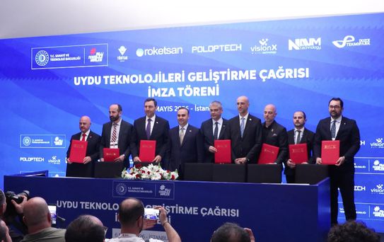 Bakan Kacır tarih verdi: Milli hibrit roketle 2027’de Ay’dayız