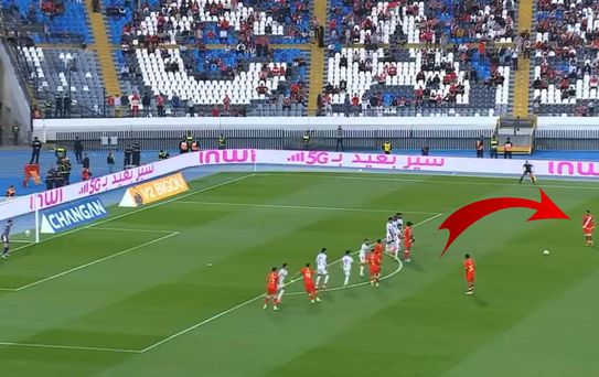Galatasaray'ın eski yıldızından enfes bir frikik golü