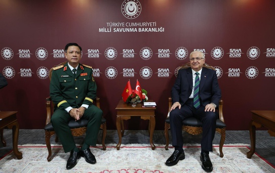 Güler, Kenya ve Vietnam Savunma Yetkilileriyle Görüştü
