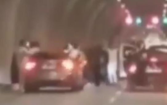 Tünelde kutlama yapıp trafiği durduran 4 sürücüye toplam 720 bin TL ceza