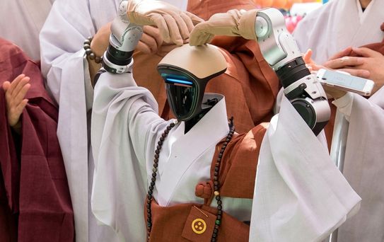 Güney Kore'de insansı robot Budist oldu, 'enerji tasarrufu' yemini etti