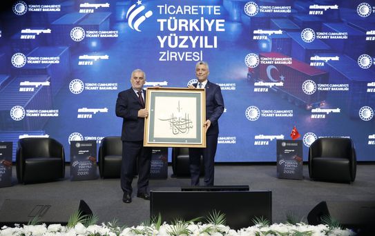 İhracat Mart'ta Azaldı, Nisan'da Rekor Kırdı