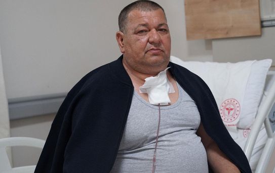 Bilecik'te bir kişinin boynundan 542 gram tiroit kitlesi çıkarıldı