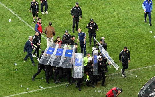 Eskişehir'de play-off mücadelesi olaylı bitti