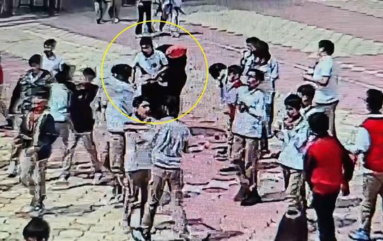 Heimlich manevrasıyla öğrencisinin hayatını kurtardı