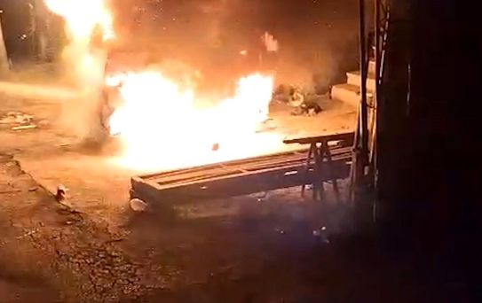Kırıkkale'de Yangın: Park Halindeki Araç Yanarak Küle Döndü