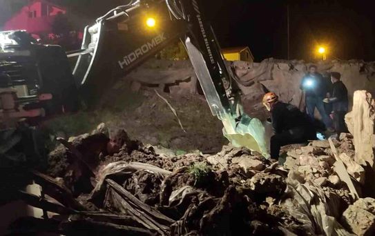 Şarkışla'da Ağıldaki Çatı Çöktü