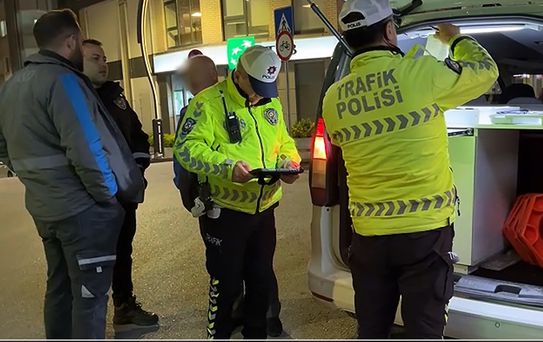 Alkollü Sürücüden Polislere Tehdit