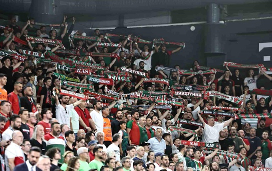 Karşıyaka, Bursaspor'u Mağlup Ederek Ligde Kaldı