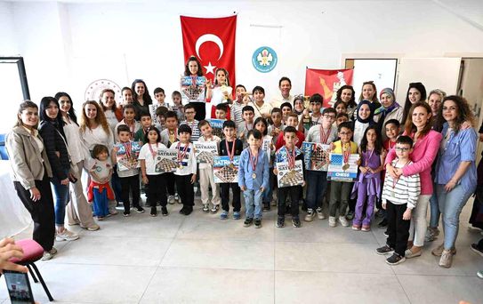 Minik satranççılar Manisa'da yarıştı