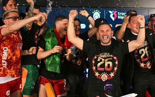 Okan Buruk, Galatasaray tarihine geçti