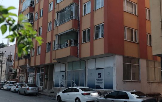 Bir ilimiz bu olayı konuşuyor: Genç kız, hocasının elinden kurtulmak için balkondan çıplak atladı