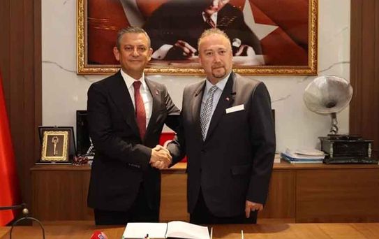 Özgür Özel’den Özkan Yalım'ın iddialarına yanıt: Silinen yazışmada bizim lehimizde bir şey var