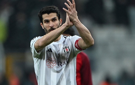 Necip Uysal'dan futbola veda