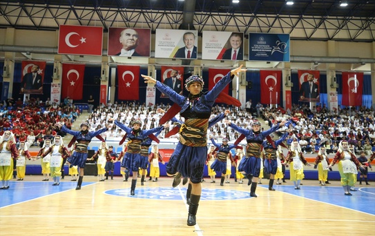 İzmir ve çevre illerde 19 Mayıs coşkuyla kutlandı
